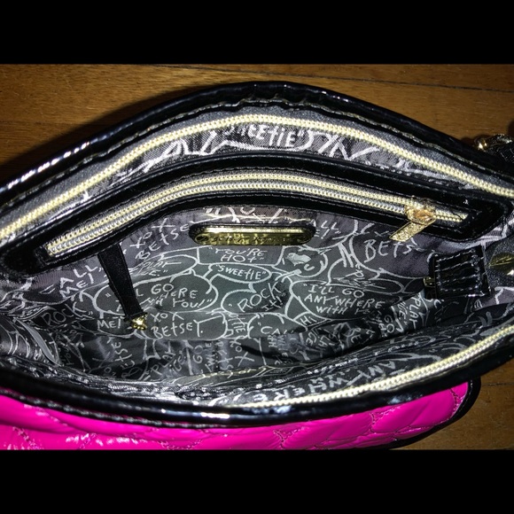 BETSEY JOHNSON CROSSBODY/SHOULDER BAG HOT PINK - Picture 3 of 5